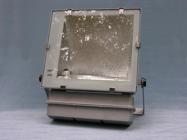 ���������  ����������������� Ruslight R-t 332 1000W � ���1000W